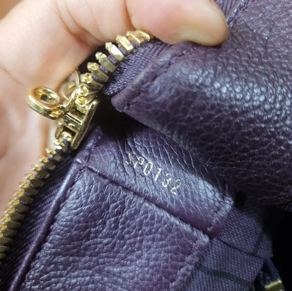 Auth Louis Vuitton Audacieuse Empreinte Suede and Leather MM - Picture 12 of 12